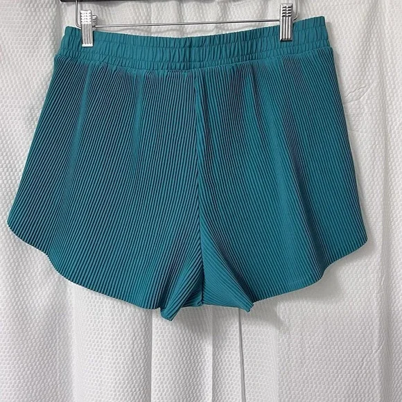 All In Motion Emerald Green Pleated Lined Shorts Women's M High Rise Athletic EC - Picture 2 of 5